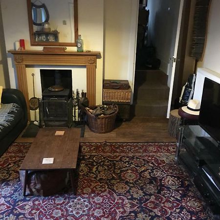 Holly Grove - Homestay Bristol Dış mekan fotoğraf
