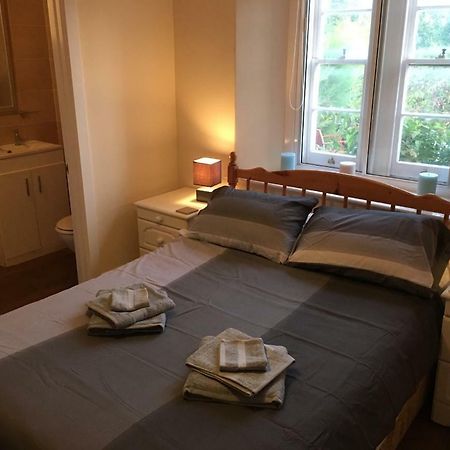 Holly Grove - Homestay Bristol Dış mekan fotoğraf